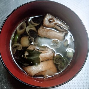 豆腐とわかめと揚げの味噌汁
